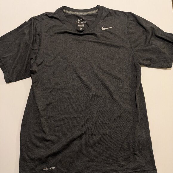 Men's Small Nike Dri-Fit Tee - Picture 1 of 1